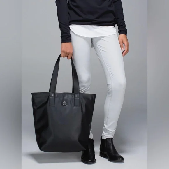 Lululemon Mantra Tote Bag - Picture 2 of 7